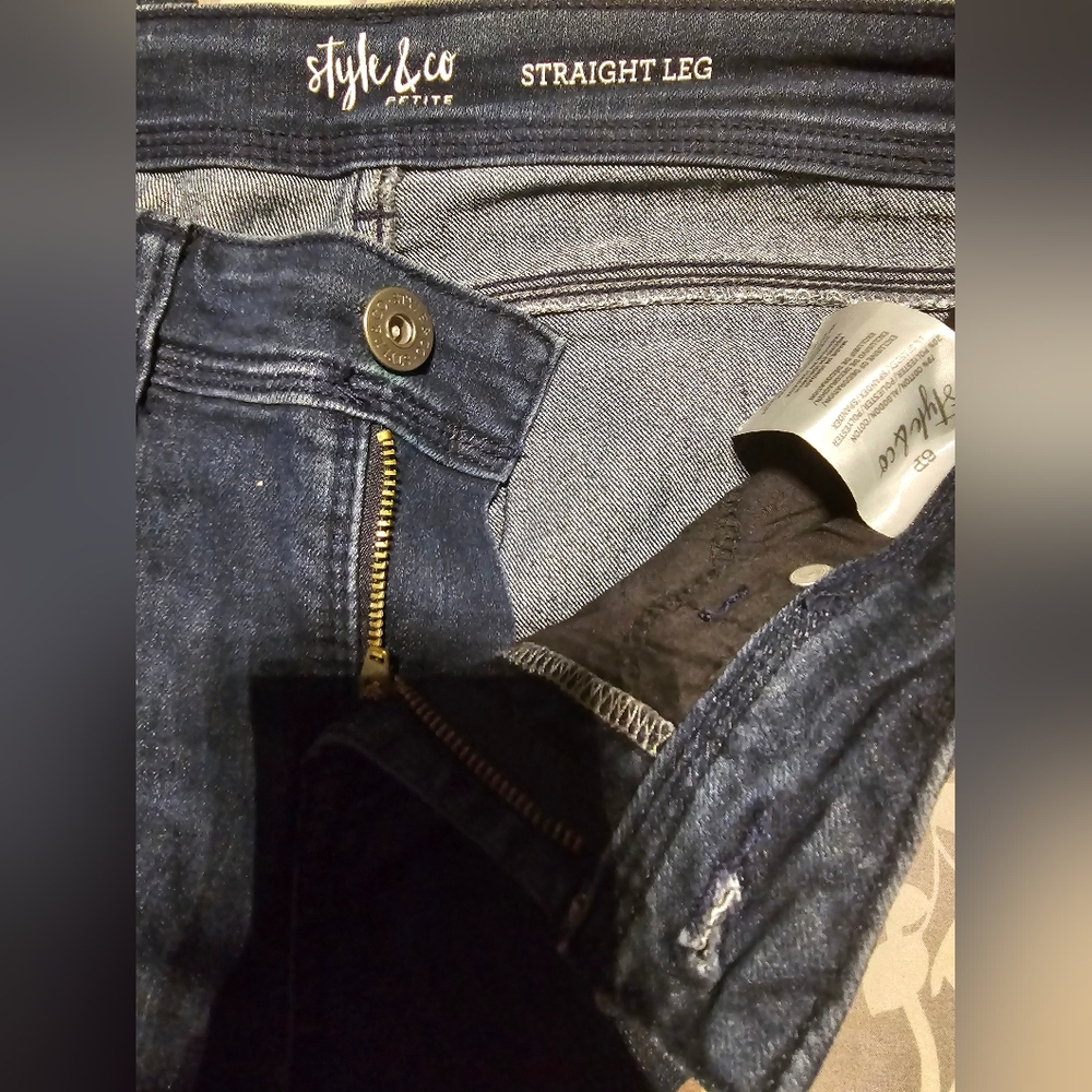 Jeans - Picture 2 of 3